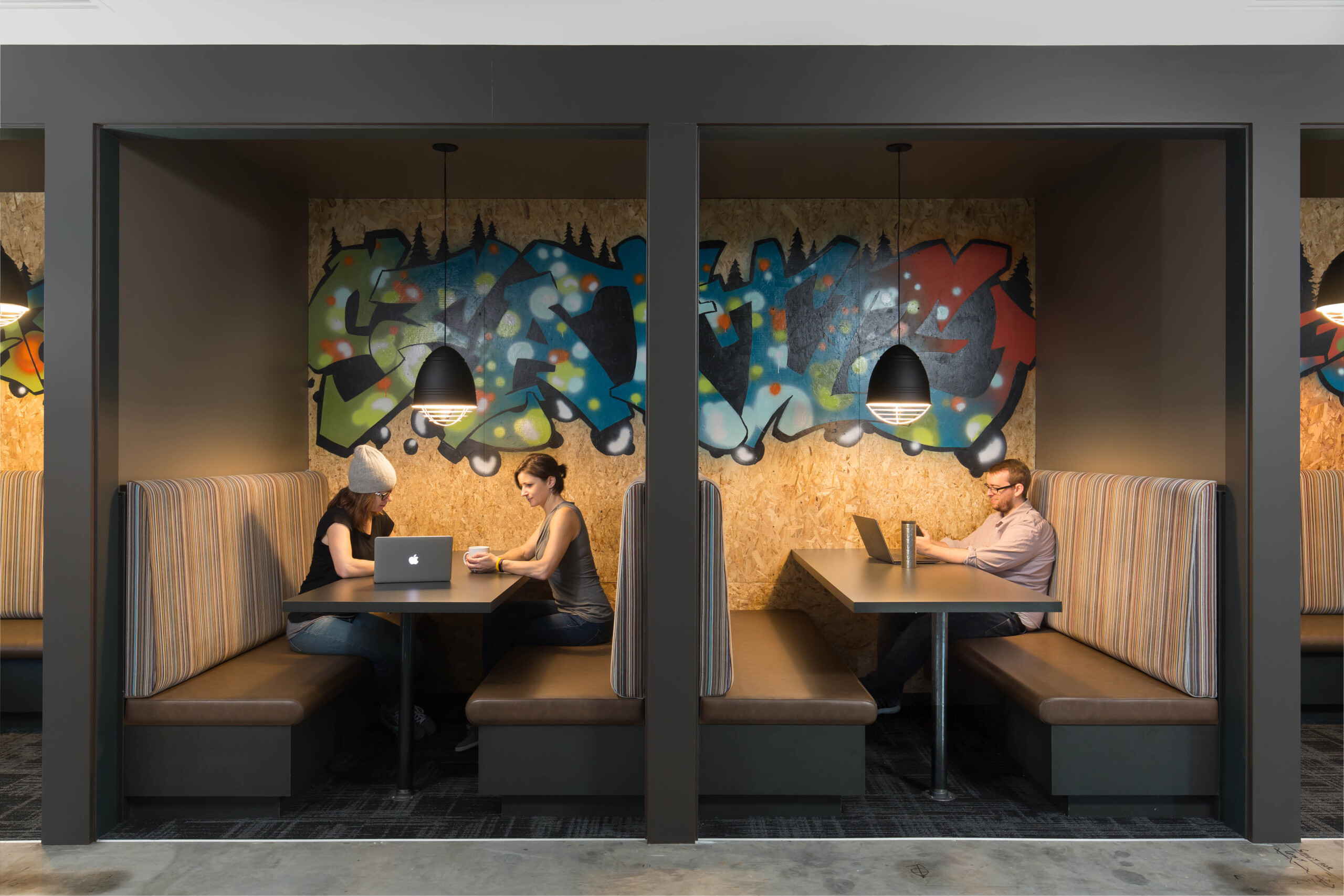 Embracing the Evolution: Redefining Office Space with Emerging Design Trends